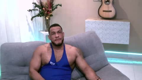 dominic_hulk1 online show from September 17, 9:29 pm