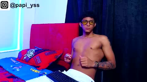 dominic_smith_ online show from October 18, 10:47 pm