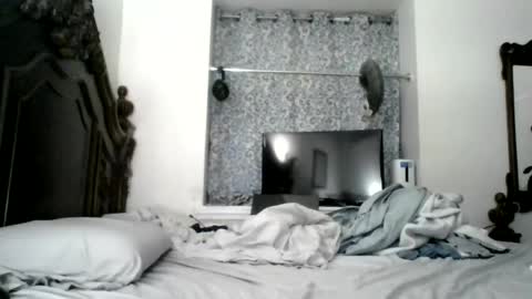 luis online show from August 6, 7:28 am