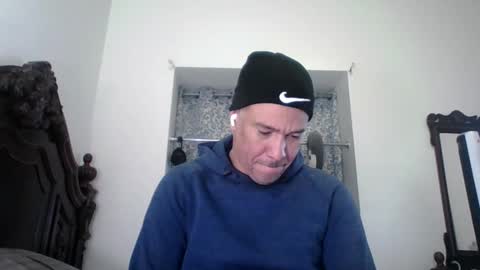 luis online show from March 28, 8:43 pm