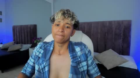 Dominick  online show from February 6, 1:27 am