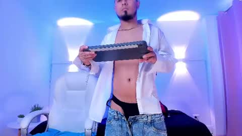 Dominik online show from June 11, 7:01 pm