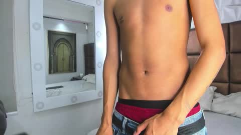 Domminick18 online show from September 18, 9:08 pm