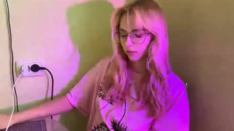 Karolina online show from October 6, 10:44 am