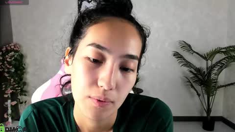 Snapshot of donnaa_drew chatting on September 16, 3:53 am Aura online show from September 16, 3:53 am