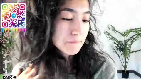 Snapshot of donnaa_drew chatting on September 11, 3:52 am Aura online show from September 11, 3:52 am