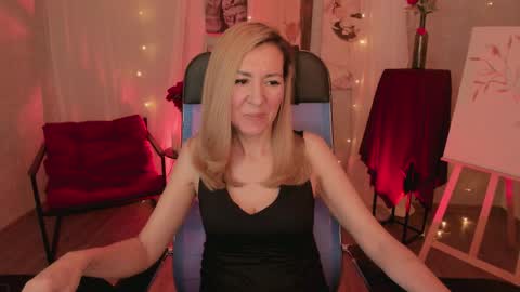 Donna online show from March 25, 7:53 pm