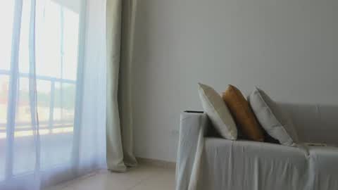 Donatella online show from January 8, 12:15 pm