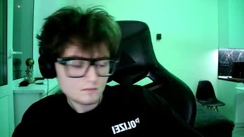 dopeboy277 online show from October 31, 7:03 pm