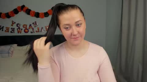 Snapshot of dora_exomi chatting on October 28, 1:50 am Dora EXOMI online show from October 28, 1:50 am