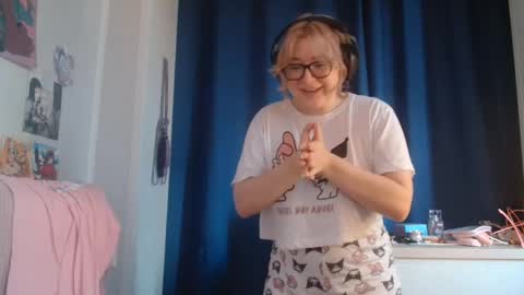 Lola online show from October 30, 7:42 am