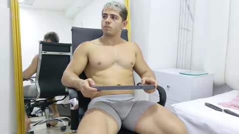 Snapshot of dorian_garcia2 chatting on September 18, 3:10 am dorian_garcia2 online show from September 18, 3:10 am