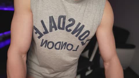 Dorian Reyes online show from November 24, 2:21 am