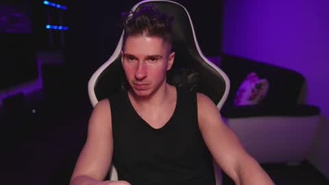 Dorian Reyes online show from October 29, 1:18 am