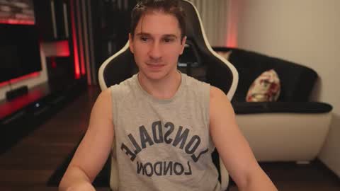 Dorian Reyes online show from February 4, 12:58 am