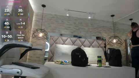  DOROTHY online show from October 6, 3:24 am