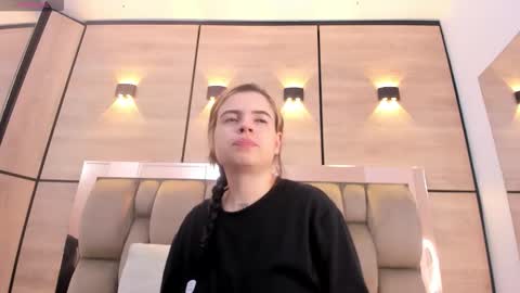  DOROTHY online show from November 19, 2:22 am