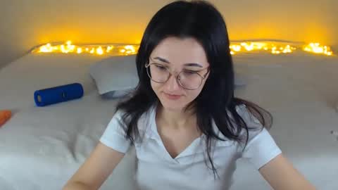 Your Dorotty online show from December 3, 11:51 pm