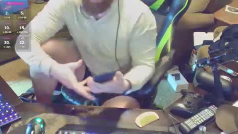 DotYourEyezez  online show from February 3, 12:47 pm