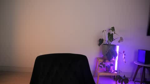 Sara online show from November 18, 3:31 am