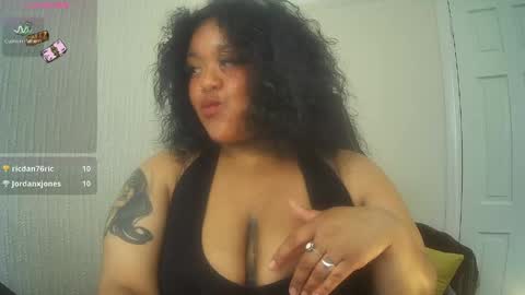 DeeDee online show from May 6, 12:00 pm