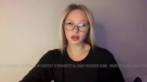 MOLLYYYY dont forget to give me a thumb up online show from December 8, 2:57 am