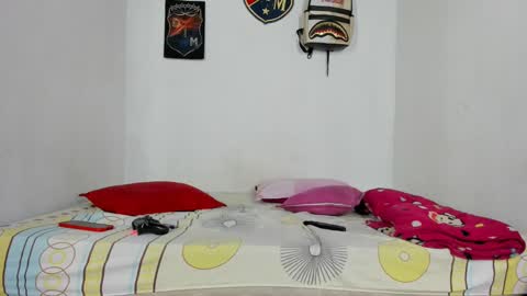 Snapshot of douglas_gallegos chatting on December 2, 4:24 am douglas_gallegos online show from December 2, 4:24 am