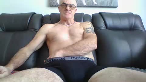 doum1122 online show from March 2, 6:40 pm