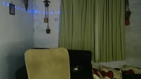 doyouwantme143 online show from October 8, 3:07 pm