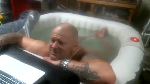 Snapshot of dr_frankensquirter chatting on January 2, 11:52 am ich wei es nicht online show from January 2, 11:52 am