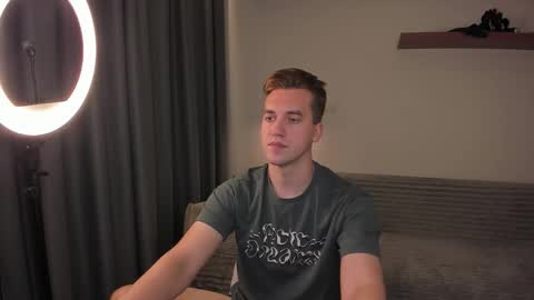 Snapshot of dr_your_dream chatting on September 19, 8:12 pm Mervin online show from September 19, 8:12 pm