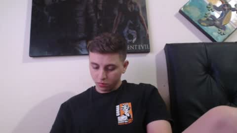 draco_boy2000 online show from December 3, 7:06 pm