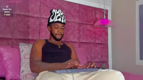 Snapshot of drake_nassir4 chatting on January 27, 2:46 pm ---Drake--- online show from January 27, 2:46 pm