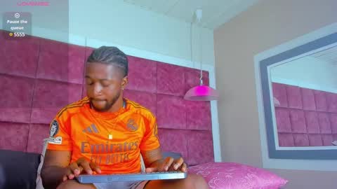 Snapshot of drake_nassir4 chatting on February 18, 4:03 pm ---Drake--- online show from February 18, 4:03 pm