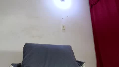 Snapshot of drakesonxx chatting on February 15, 7:39 pm Andrs Independent Model online show from February 15, 7:39 pm