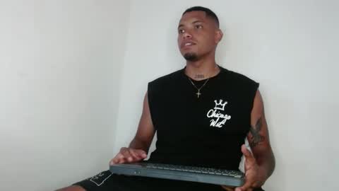 Snapshot of drako_monstercock chatting on February 16, 5:26 pm drako_monstercock online show from February 16, 5:26 pm