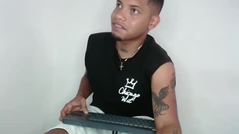 Snapshot of drako_monstercock chatting on February 18, 4:25 pm drako_monstercock online show from February 18, 4:25 pm