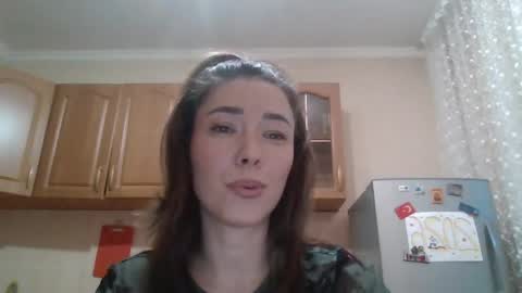 dream_petal_ online show from May 5, 2:23 pm