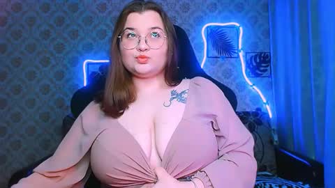 dreamforyoue2 online show from February 14, 8:22 pm