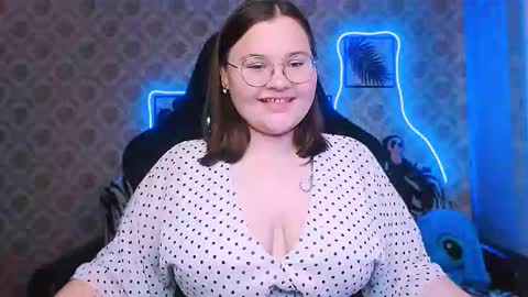 dreamforyoue2 online show from October 4, 8:45 am