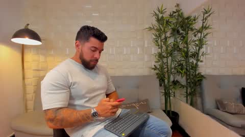 cris online show from January 14, 10:34 pm