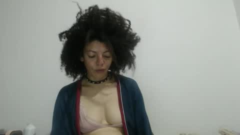 DreamyLatina online show from May 30, 1:48 am