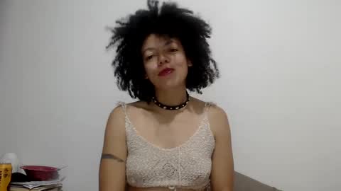 Snapshot of dreamylatina chatting on February 8, 1:22 am DreamyLatina online show from February 8, 1:22 am