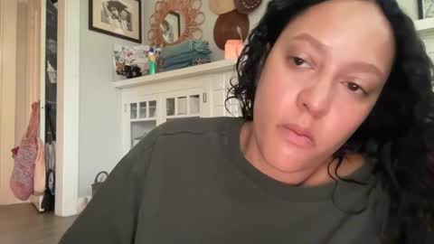 RIRI OR DREAMY online show from September 27, 3:32 pm