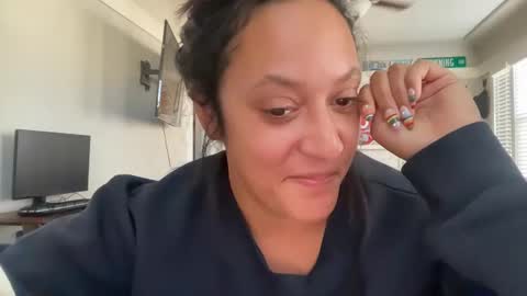 RIRI OR DREAMY online show from October 1, 4:28 pm