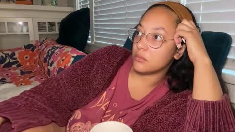 RIRI OR DREAMY online show from April 10, 1:49 pm