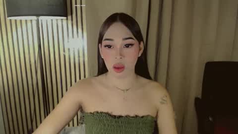 Dreyana online show from November 23, 1:53 pm