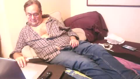 Dr. Feelgood online show from December 16, 3:40 am