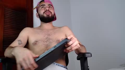 dricusabdallah online show from February 11, 4:05 am