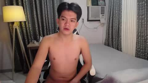 Snapshot of drumsthick chatting on February 23, 12:37 pm Arch online show from February 23, 12:37 pm